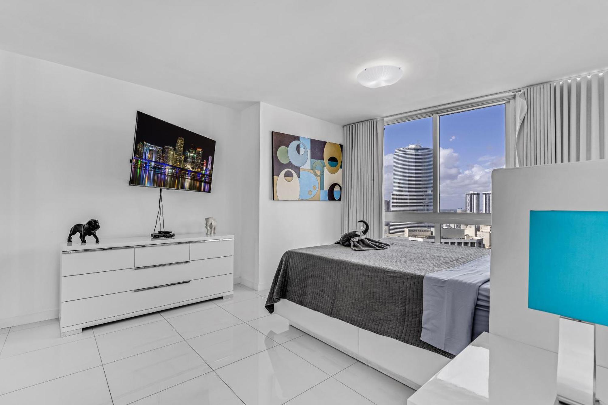 Luxurious Condo At Icon With Views Miami Exterior photo