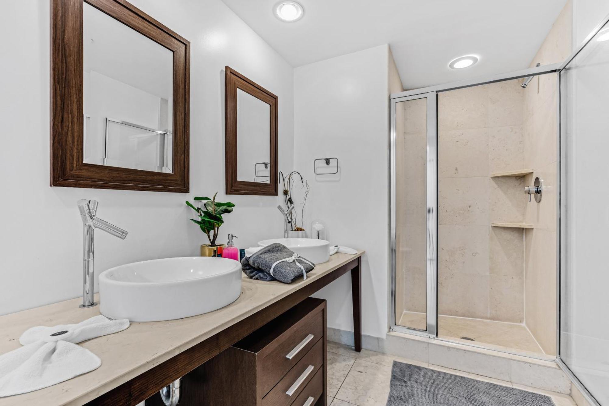 Luxurious Condo At Icon With Views Miami Exterior photo